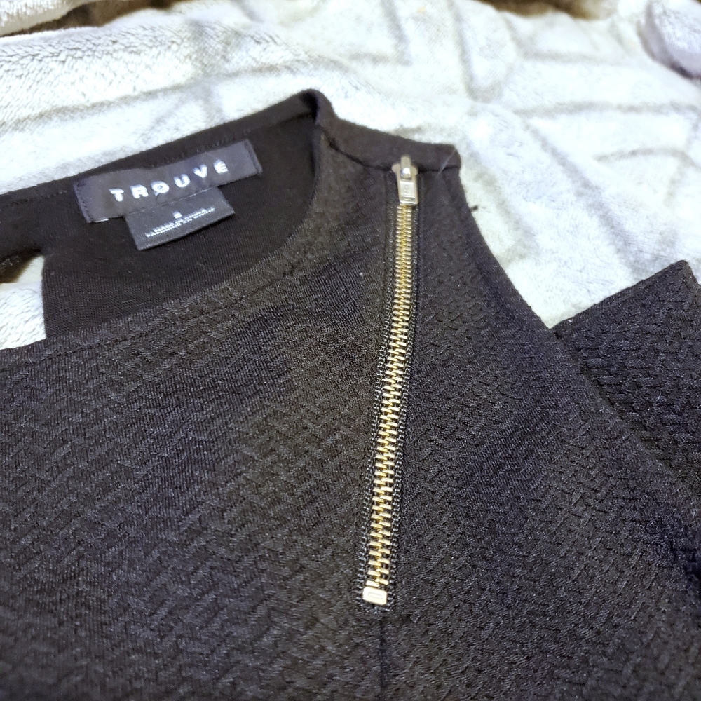 TROUVE Black Textured Asymmetrical Zipper Tank Top - Picture 8 of 10